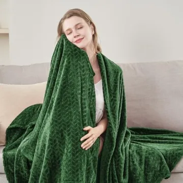 Inhand Luxurious Green Fleece Throw Blanket for Cozy Comfort