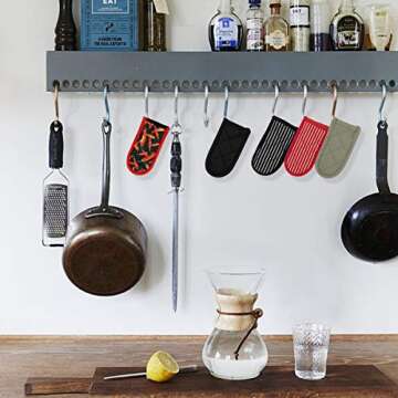 Evoio Cast Iron Skillet Handle Covers, Pot Handle Covers Heat Resistant, Heat Resistant Pan Pot Skillet Hot Handle Holder Sleeves Mitt Cover for Kitchen, BBQ and Baking Cookware (4-Pack Red Peppers)