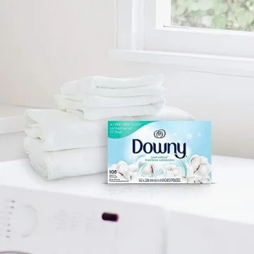 Downy Dryer Sheets with Fresh Cool Cotton Scent