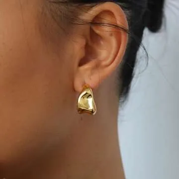 plucar Earrings for Women 14K Chunky Gold Earrings Lightweight Stud Earrings Simple Gold Hoop Earrings for Women Trendy Jewelry Gift