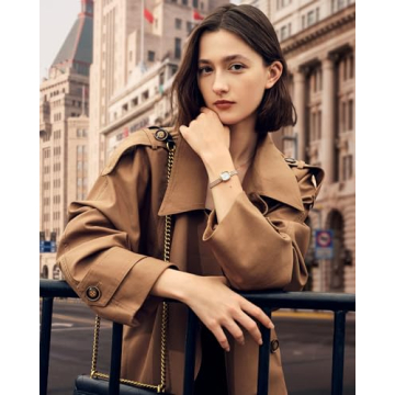 FIYTA Small Gold Women's Watch - Elegant & Adjustable Timepiece