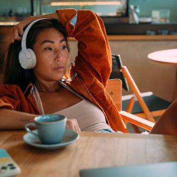 JBL Tune 520BT Wireless Headphones - 57H Battery