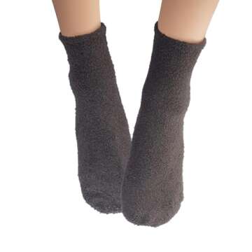 Earth Therapeutics Aloe Vera Socks for Soft Feet