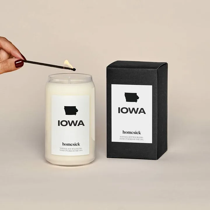 Iowa Homesick Candle: Bourbon & Praline Scents
