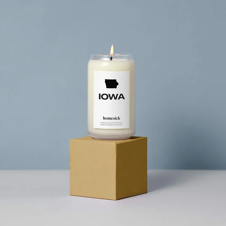 Iowa Homesick Candle: Bourbon & Praline Scents