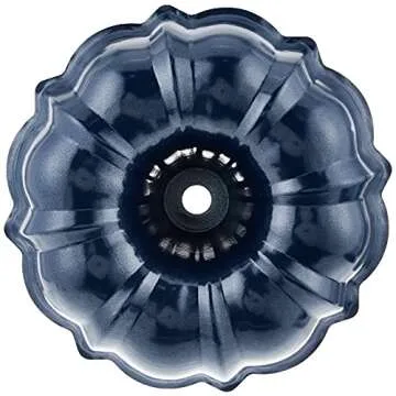 Nordic Ware Bundt Pan with Cake Keeper - 12 Cup Capacity