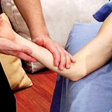 Lymphatic Drainage Massage Therapy: Body - Learn Professional Massage Techniques With This DVD Course - This Massage Training DVD was Featured in Massage Magazine and SalonSpa - The Best Lymphatic Drainage Video (2 Hrs. 21 Mins.)