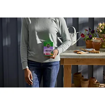 Miracle-Gro Bloom Booster Flower Food for Vibrant Gardens