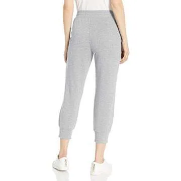 Amazon Essentials Women's Fleece Capri Jogger Sweatpant (Available in Plus Size), Light Grey Heather...