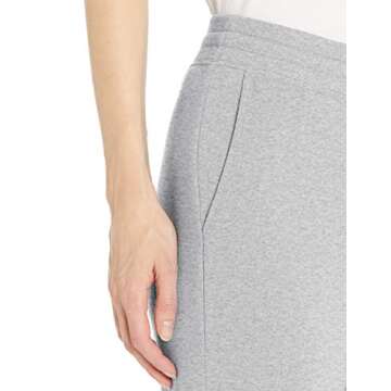 Amazon Essentials Women's Fleece Capri Jogger Sweatpant (Available in Plus Size), Light Grey Heather, Small