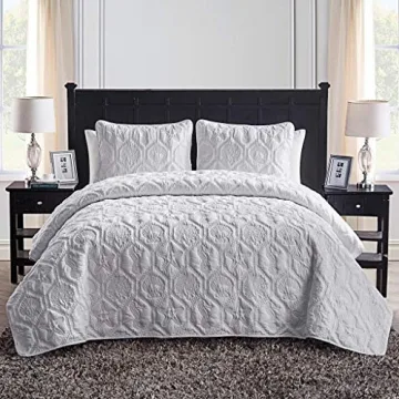 VCNY Home Quilt Set Lightweight Super Soft Reversible Bedding