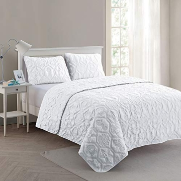 VCNY Home Quilt Set Lightweight Super Soft Reversible Bedding