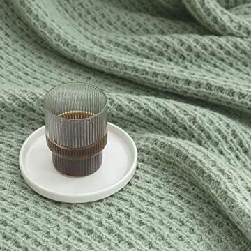 Amélie Home Sage Green Knit Throw Blanket for Cozy Elegance