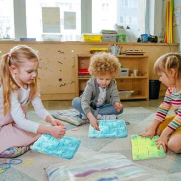 Frienda 2 Pack Marble Maze Mat Fidget Tactile Sensory Toys Stress Relief Toys Relief Anxiety Calming Mats for School Classroom Reduce Stress Anxiety Improve Focus(Vibrant Style,8.7 x 6.3 Inch)