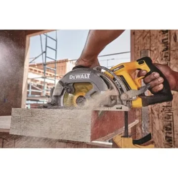 Expert DEWALT Circular Saw with Long Battery Life