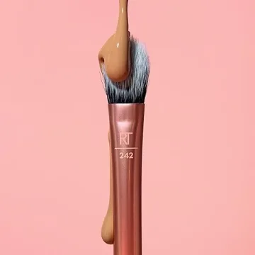 Real Techniques Kitten Paw Concealer Brush Flawless Coverage