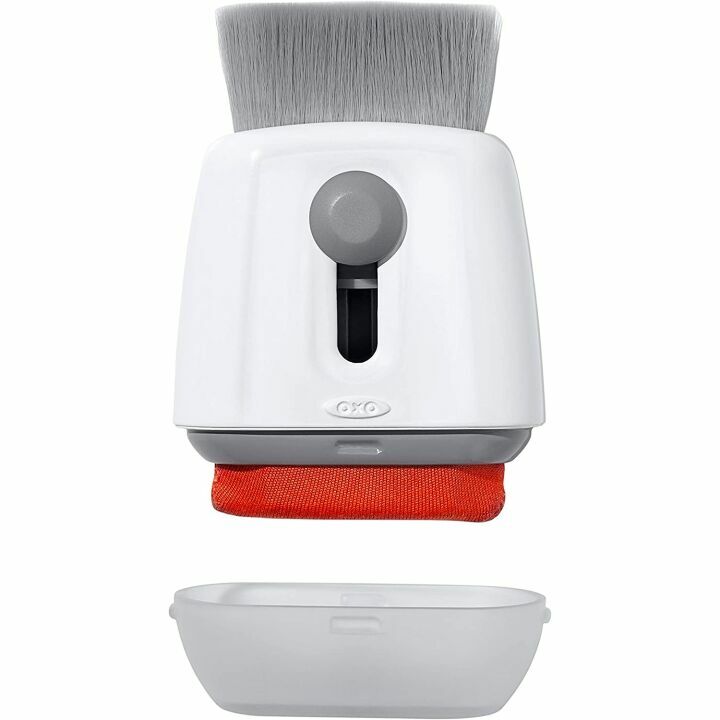 OXO Grips Sweep Cleaner for Laptops