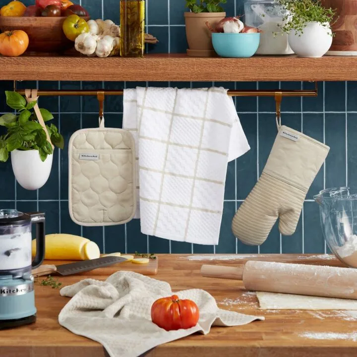 KitchenAid Onion Quilt Kitchen Towel & Mitt Set