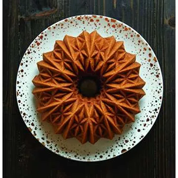 Nordic Ware Cut Crystal Bundt Pan - Quality 10 Cup Gold