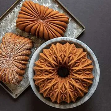 Nordic Ware Cut Crystal Bundt Pan - Quality 10 Cup Gold
