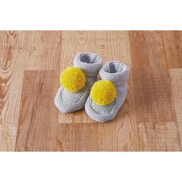 Clover Pom-Pom Maker Set for Creative Crafting Fun