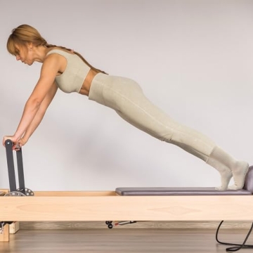 Stylish Non-Slip Pilates Socks for Women in 4 Pairs