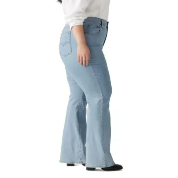 Levi's Women's 725 High Rise Bootcut Jeans in Azalea
