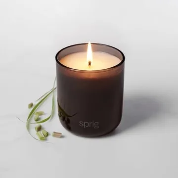 Sprig Aromatherapy Candle with Natural Bergamot Lemongrass