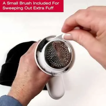 SINGER Compact Fabric Shaver and Lint Remover | Portable, Battery Operated Device with 3 Stainless Steel Blades & Detachable Lint Catcher