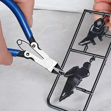 IGAN-330 Flush Cutters, Precision Wire Cutter, Flush Pliers, Wire Snips, Electrical Cutters, Sprue, Side & Small Wire Nippers, Diagonal Cut Snips, Ideal for Electronics & Precision Cutting Needs