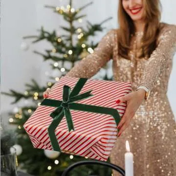 GHAMYEE Christmas Green Velvet Ribbon, 3/8 Inch x 30 Yard Vintage Single Face Spool Satin Velvet Ribbon for Christmas Wreath Decoration DIY Bow Craft Gift Wrapping Wedding Ornaments Party Home Decor