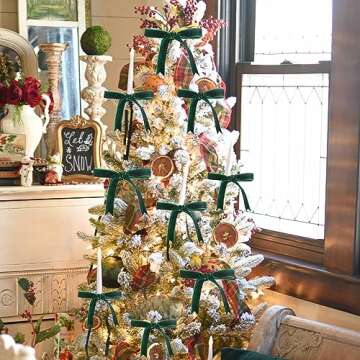 GHAMYEE Christmas Green Velvet Ribbon, 3/8 Inch x 30 Yard Vintage Single Face Spool Satin Velvet Ribbon for Christmas Wreath Decoration DIY Bow Craft Gift Wrapping Wedding Ornaments Party Home Decor