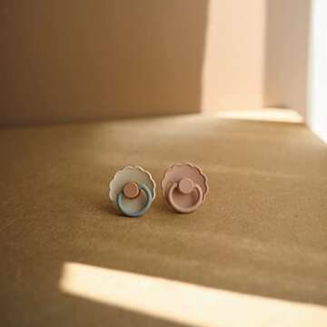 FRIGG Daisy Rubber Pacifier | Safe, Eco-Friendly Design