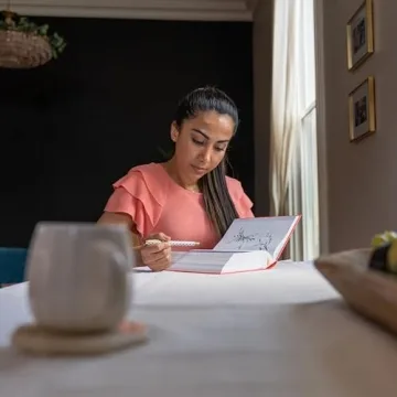 CSB She Reads Truth Bible - Colorful Design & Notetaking Space