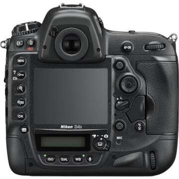 Nikon D4S 16.2 MP CMOS FX Digital SLR with Full 1080p HD Video (Body Only)