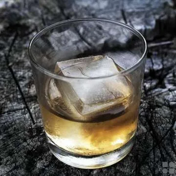 Ice Cube Trays for Giant Whiskey Ice Cubes - glacio