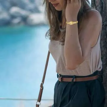 Elegant Waterproof Vintage Gold Women's Watch