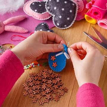 FOMIYES Snowflake Buttons: Wooden Christmas Snowflake Buttons - 100Pcs 18mm Sewing Buttons for Crafts Christmas Embellishments DIY Christmas Tree Ornaments for Winter Party Home Decor