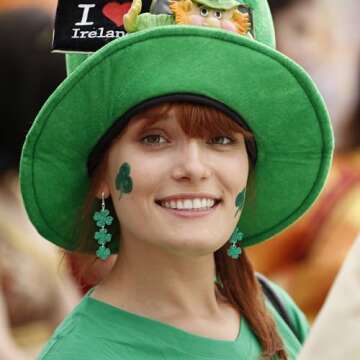 XOZEU 2 Pairs St Patrick's Day Earrings for Women Teens Acrylic Irish Clover Dangle Earrings Green Shamrock Hat Earrings Good Luck Jewelry Gift