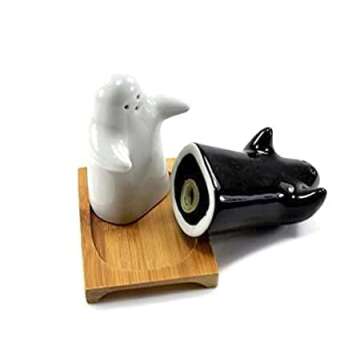 Salt and Pepper Seasoning and Spice Shakers Cute, Novelty, Modern and Vintage Hug Design Couple Set for Retro Farmhouse Home Decorative Dispenser for Kitchen Black and White