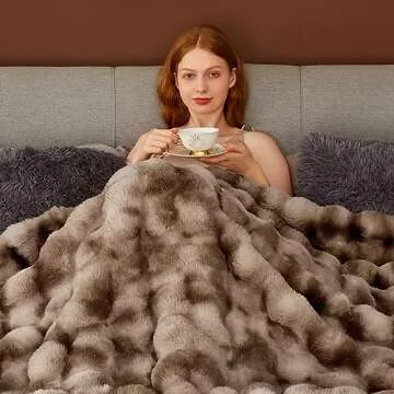 Touchat Luxury 1000GSM Rabbit Faux Fur Blanket, Super Heavy Warm Cozy Brown Blankets for Couch Bed Sofa, Ruched Plush Fuzzy Elegant Soft Reversible Mink Blanket for Living Room Bedroom, 90" x 90"