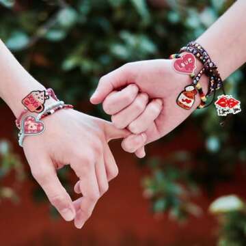 mortd 12Pcs Valentine's Day Silicone Focal Beads, Valentine's Day Heart Silicone Beads XOXO Focal Beads for Beadable Pen Keychain Making, DIY Pen Beads Focal Beads for Valentine's Day Party Supplies