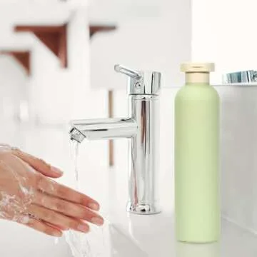 CteaTs 8.8oz Travel Bottles for Toiletries 2 Pcs Travel Shampoo and Conditioner Bottles Refillable Plastic Squeeze Bottles with Flip Cap and Pump Dispenser