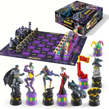 Batman Chess Set: Dark Knight vs Joker Edition