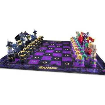 Batman Chess Set: Dark Knight vs Joker Edition