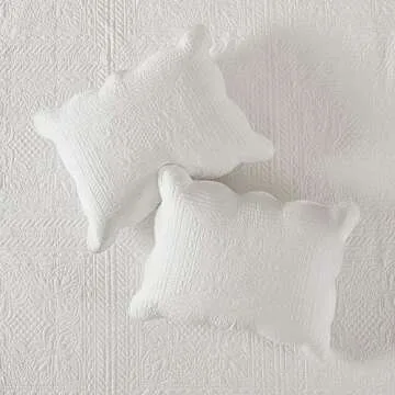 Madison Park Tuscany Quilt Set-Casual Damask Medallion Stitching Design Lightweight Coverlet Bedspread Bedding, Shams, Full/Queen (90 in x 90 in), Medallion White 3 Piece