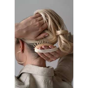 TEK - Scalp Massage Brush in Ash Wood with Strap, Ideal for Washing Air and Application of Anti-Hair Loss Lotions, 8,5 x 5 cm