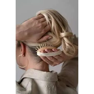 TEK - Scalp Massage Brush in Ash Wood with Strap, Ideal for Washing Air and Application of Anti-Hair Loss Lotions, 8,5 x 5 cm