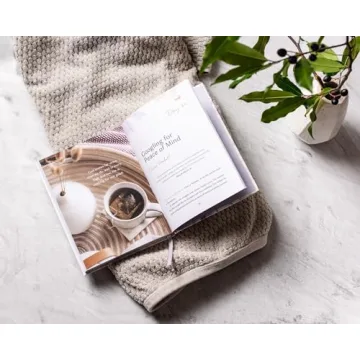 Clear Mind, Peaceful Heart: 50 Devotions for Sleep