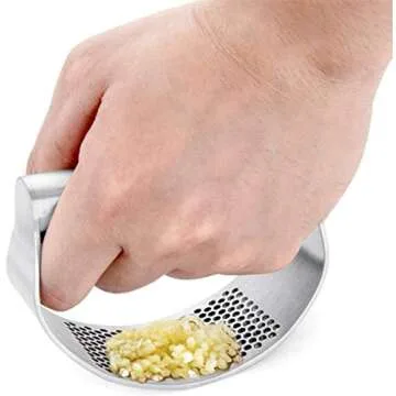 GuDoQi Garlic Press Rocker, Stainless Steel Garlic Crusher, Dishwasher Safe, Ergonomic Handle Garlic Chopper with Silicone Peeler and Cleaning Brush, Rust Proof Garlic Mincer Tool for Kitchen Gadgets